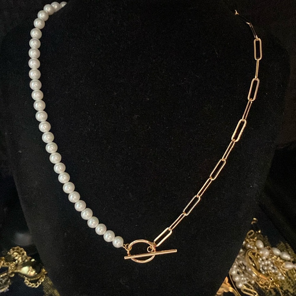 Gold Tone Paperclip & Pearl Toggle Necklace